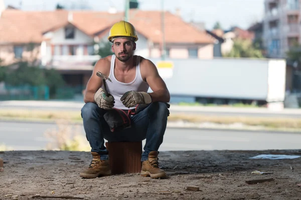Construction Worker Taking A Break On The Job — Stock Photo, Image