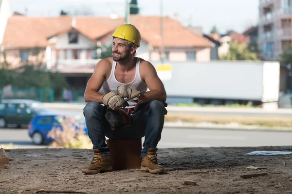 Construction Worker Taking A Break On The Job — Stock Photo, Image