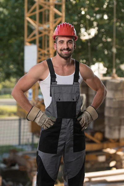 Portrét smějící se profesionální údržbář — Stock fotografie