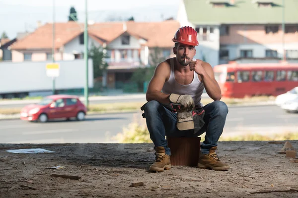 Construction Worker Taking A Break On The Job — Stock Photo, Image