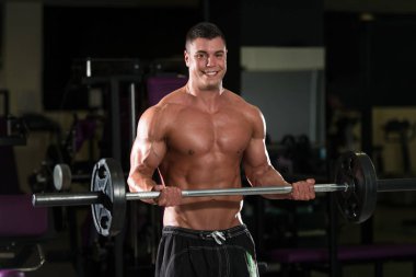 Pazı egzersiz halter ile