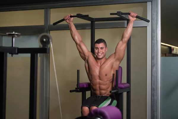 ABS treningu w siłowni — Zdjęcie stockowe