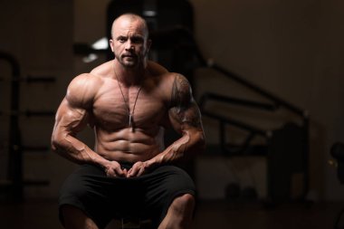 Sağlıklı bir insan kasların esneme