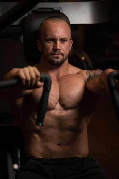 Chest Workout On Machine — Stock Photo, Image