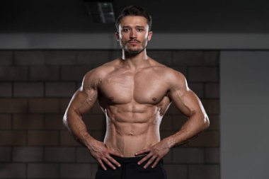 Sağlıklı bir insan altı paketi ile