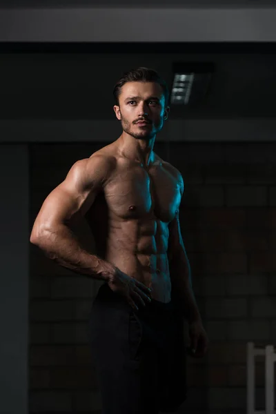 Standing Strong In Gym — Stock Photo, Image