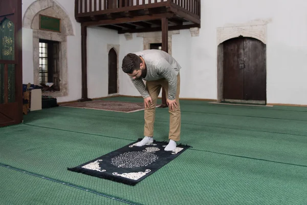 Young Muslim Guy Praying — Stock Photo, Image