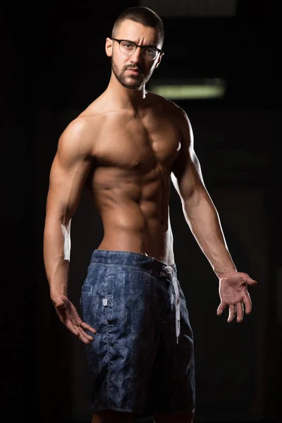 Portret mężczyzny sprawny fizycznie Nerd mięśni — Zdjęcie stockowe