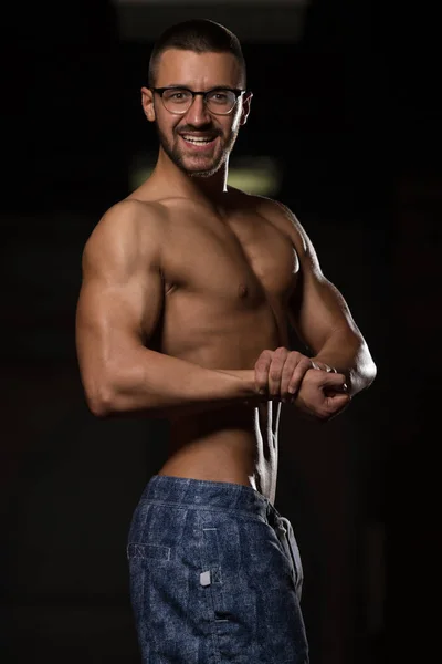 Retrato de un hombre nerd muscular Físicamente Fit — Foto de Stock