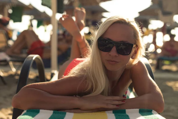 Meisje op vakantie zomervakantie — Stockfoto