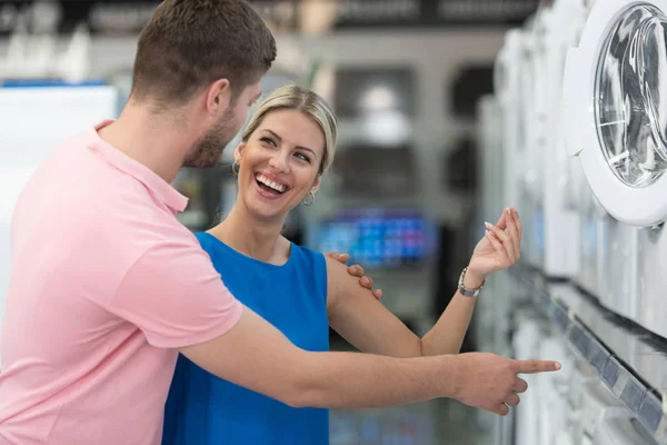 Couple Shopping Washing Machine — Stock Photo, Image