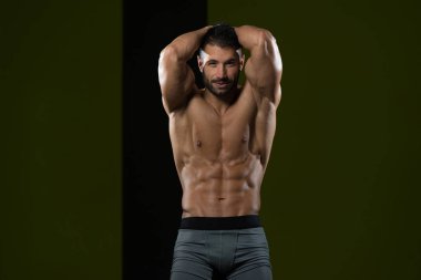 Spor salonunda güçlü duran