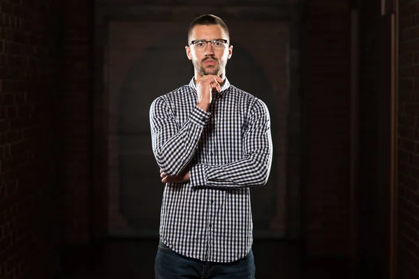 Young Man With Glasses Standing Strong — Stock Photo, Image