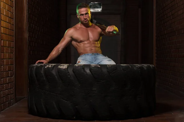 Man Resting After Hammer And Tractor Tire Exercise — Stock Photo, Image