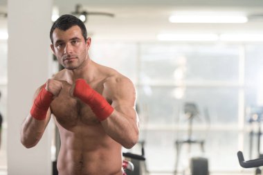 Sağlık kulübü bir Mma savaşçı portresi