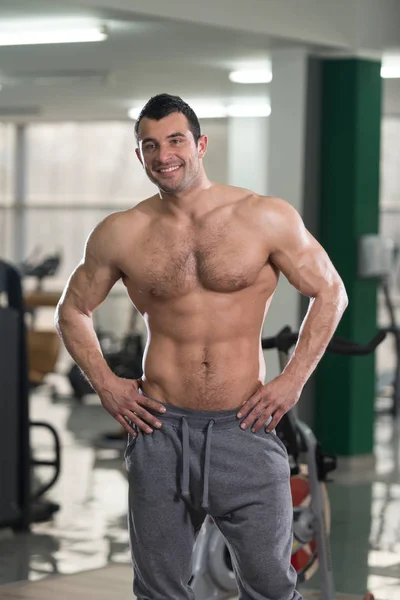 Portret sprawny fizycznie, muskularny mężczyzna Owłosione — Zdjęcie stockowe