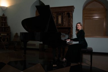 piyano piyanist oynama