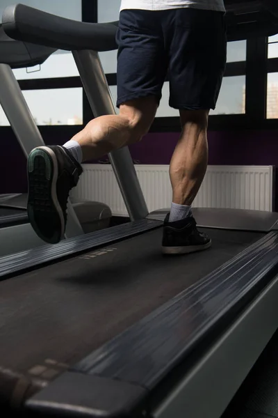 Bir treadmill egzersiz — Stok fotoğraf