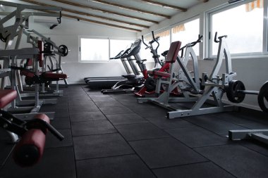 Ekipman ve Makineli Modern Spor Salonu Spor Salonu