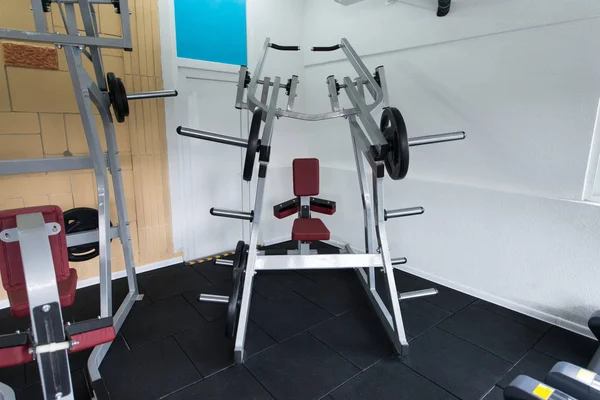 Centro Moderno Aptidão Sala Ginástica Com Equipamentos Máquinas — Fotografia de Stock