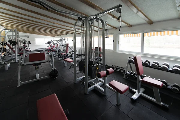 Attrezzature Macchine Presso Moderno Palestra Fitness Center — Foto Stock