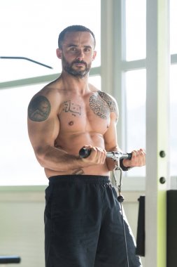 Pazı egzersiz makine üzerinde