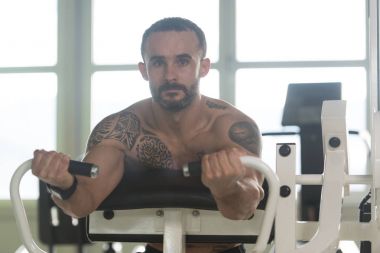 Pazı egzersiz makine üzerinde