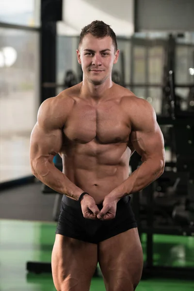 Dröm kropp i gymmet — Stockfoto