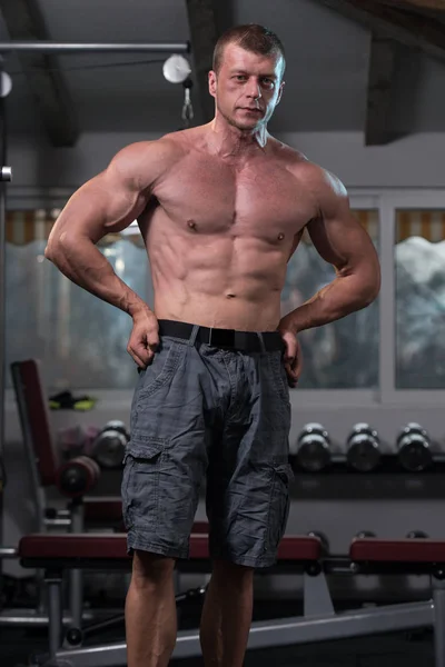 Standing Strong In Gym — Stock Photo, Image