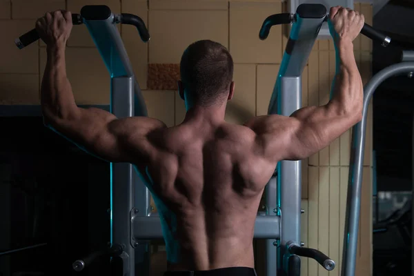 Bodybuilder Doing Pull Ups Best Back Exercises — Stock Photo, Image