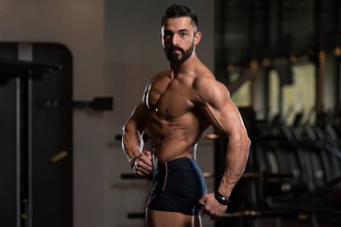 Spor salonunda güçlü duran