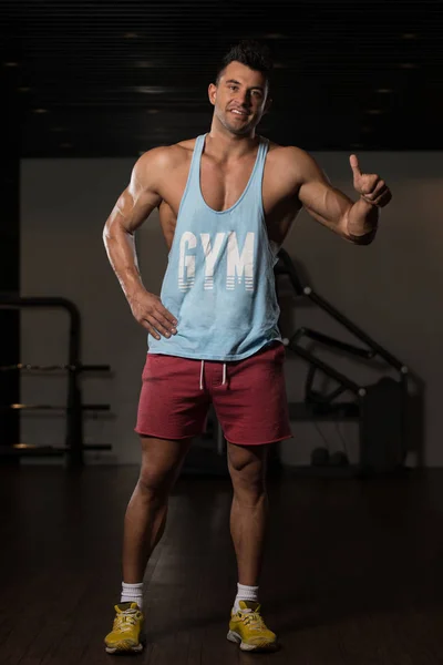 Fitness Model Showing Thumbs-Up — Stock Photo, Image