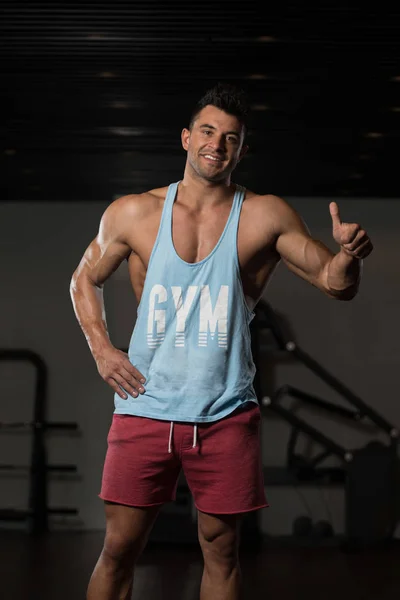 Fitness Model Showing Thumbs-Up — Stock Photo, Image