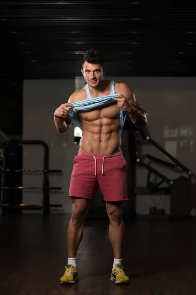 Standing Strong In Gym — Stock Photo, Image