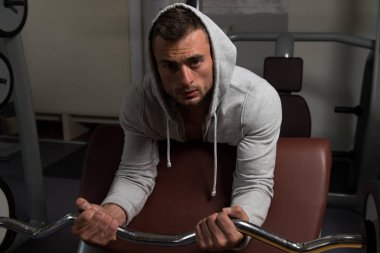 adam pazı ile Halter egzersiz jimnastik salonu