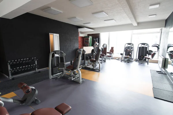 Attrezzature Macchine Presso Moderno Palestra Fitness Center — Foto Stock