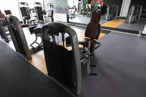 Modern Gym Room Fitness Center Equipment Machines — Stock Photo, Image