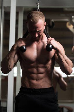 Makine üzerinde ABS egzersiz