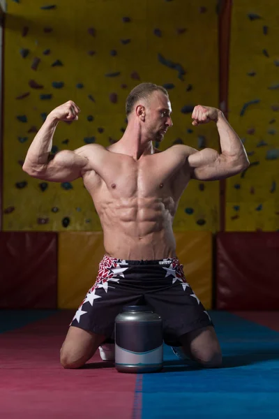 Man Posing With Supplements For Copy Space — Stock Photo, Image