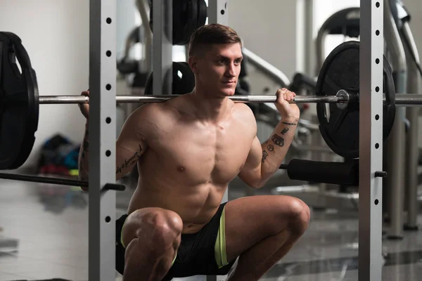 Athlete Doing Exercise For Legs With Barbell — Stock Photo, Image