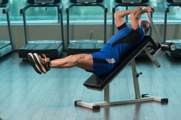 Abdominal Exercise On Adjustable Bench — Stock Photo, Image