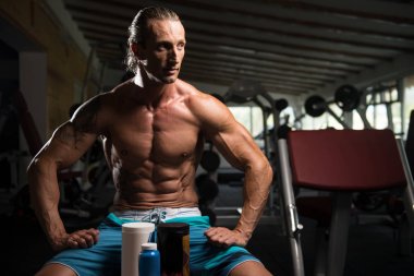 bodybuilder ile poz kopya alanı için Takviyeler