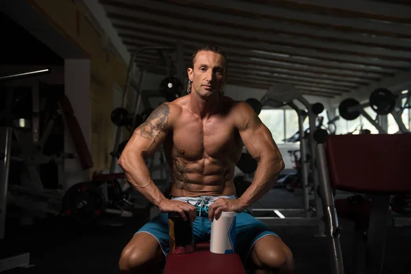 Man Posing With Supplements For Copy Space — Stock Photo, Image