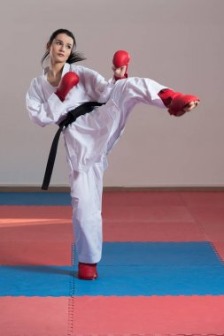 Beyaz Karate Fighter