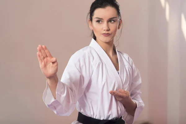 Woman In A Kimono With A Black Belt Meditates — Stock Photo, Image