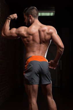 Poz pazı egzersizleri sonra model