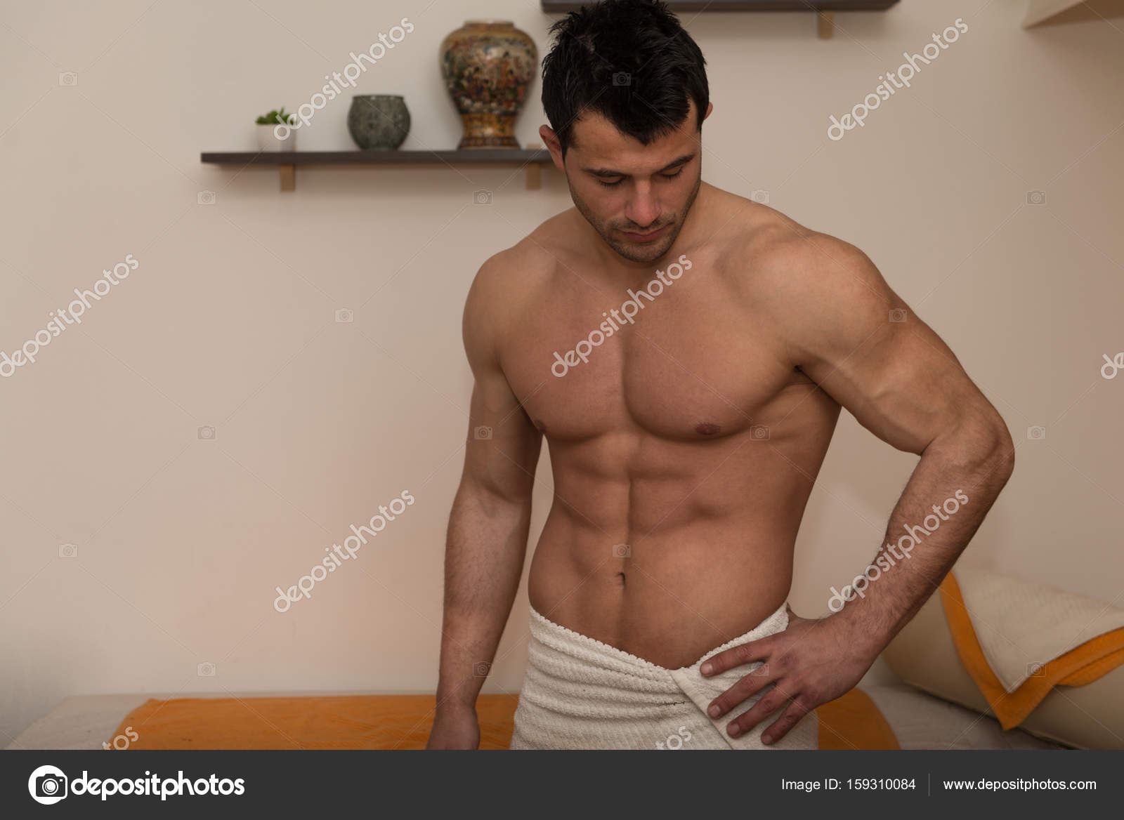 Schat Decoderen Onvermijdelijk Portrait Of A Fit Man In Massage Room Stock Photo by ©ibrak 159310084
