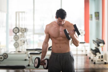 Pazı egzersiz Dumbbells ile model