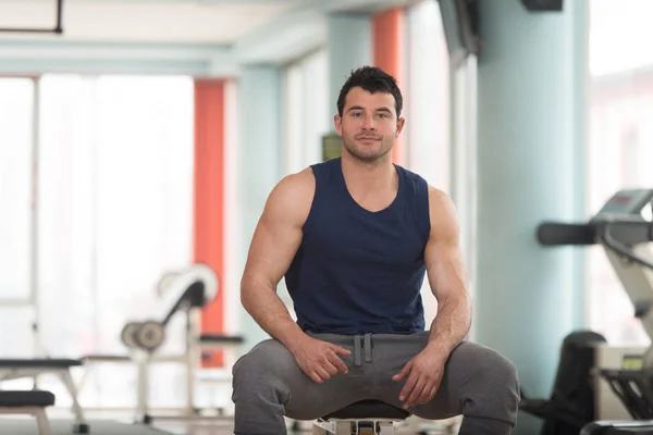 Atleta Descansando en Gimnasio Ejercicio Afther —  Fotos de Stock