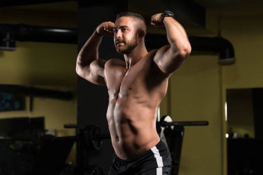 kasların esneme vücut geliştirmeci